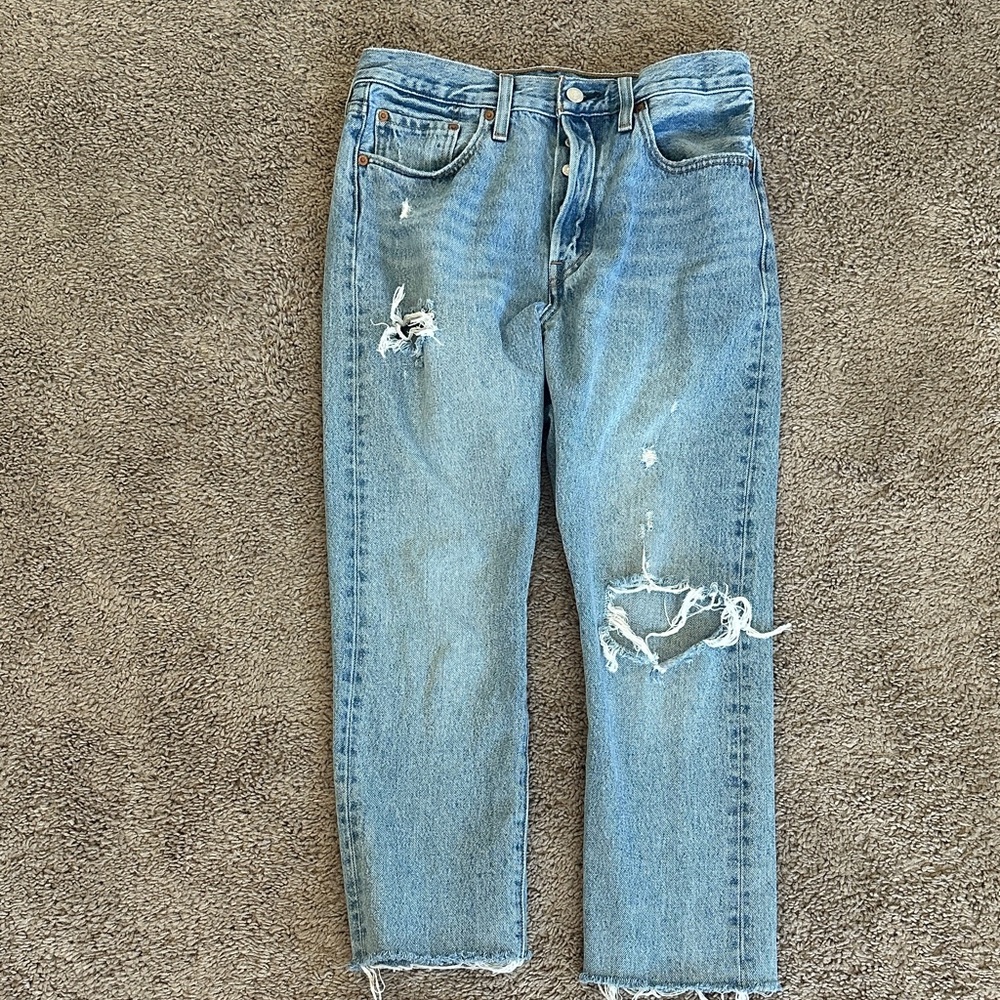 Levi’s Light Blue Distressed Cropped Jeans